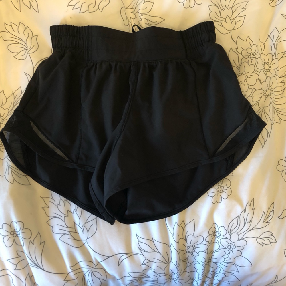 Lululemon hotty hot shorts low rise
